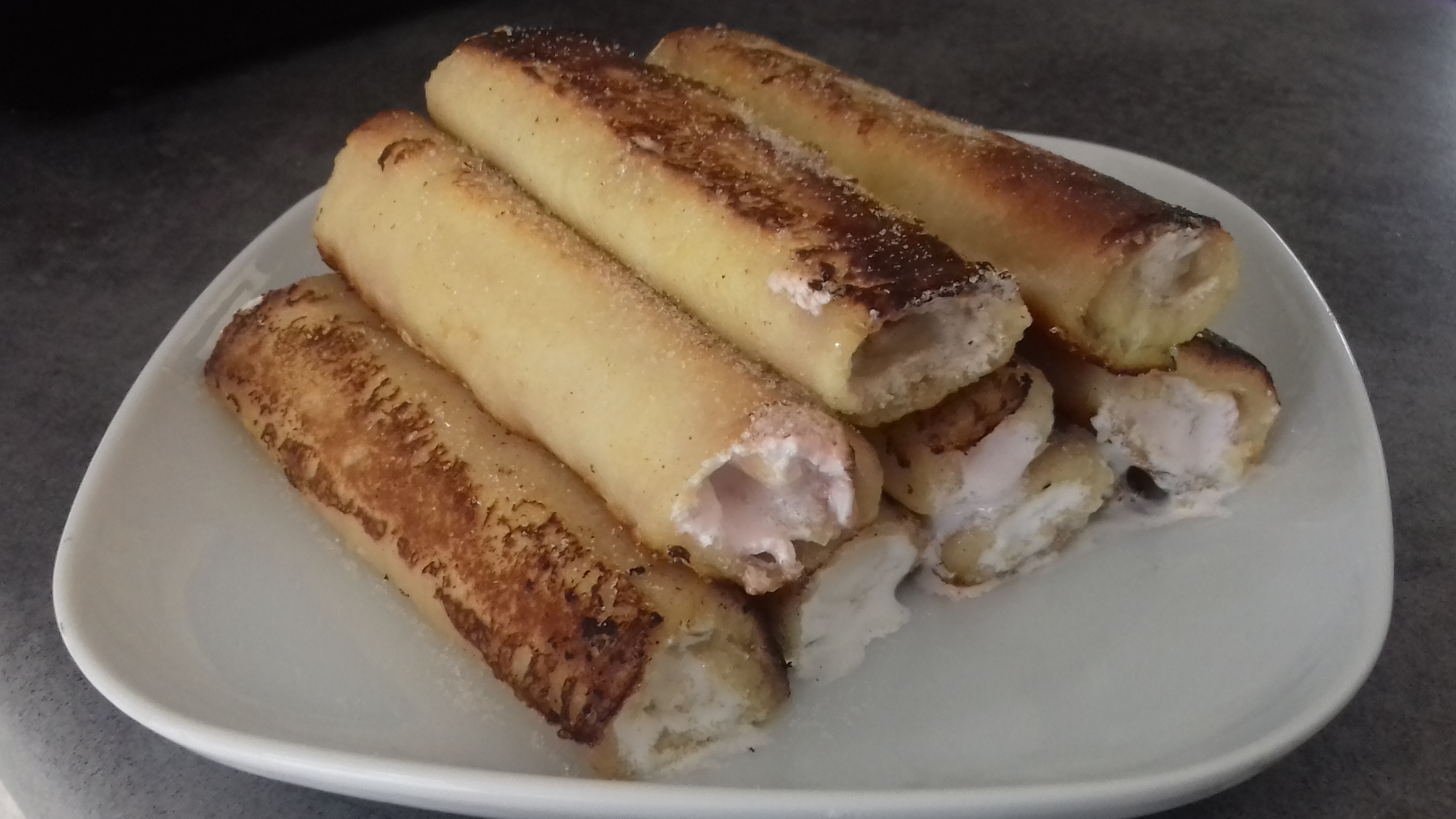 Les rouleaux de pain perdu au marshmallow Fluff